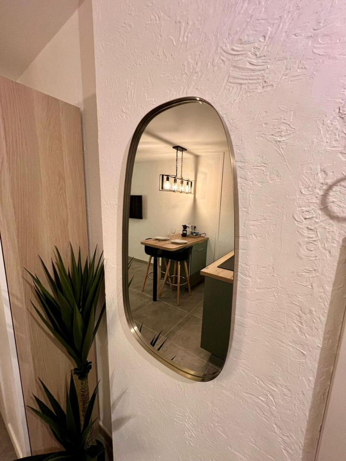 Studio Climatise, Cosy Et Calme Au Centre Ville 앙티브 외부 사진