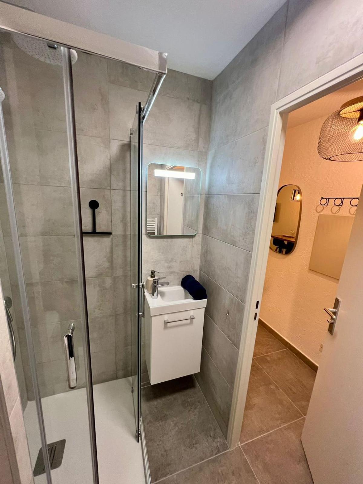 Studio Climatise, Cosy Et Calme Au Centre Ville 앙티브 외부 사진