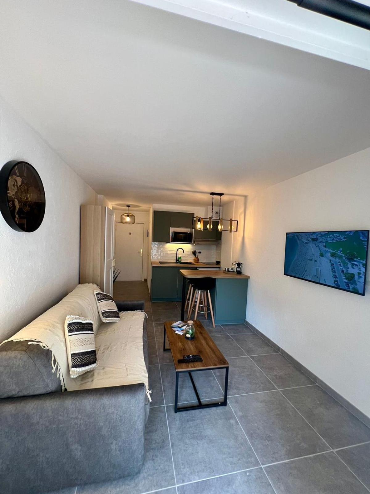 Studio Climatise, Cosy Et Calme Au Centre Ville 앙티브 외부 사진