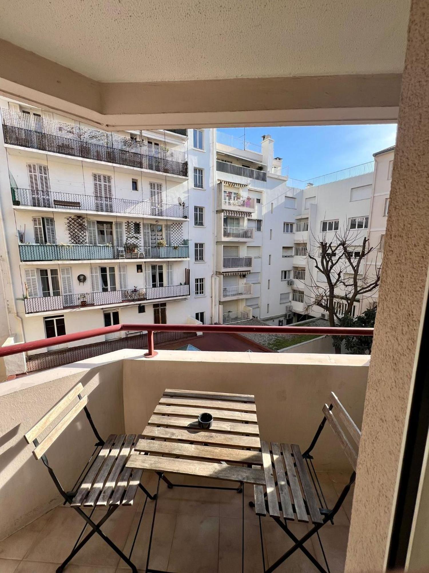 Studio Climatise, Cosy Et Calme Au Centre Ville 앙티브 외부 사진